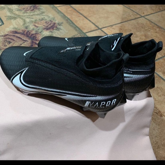 Nike - Picture 7 of 12